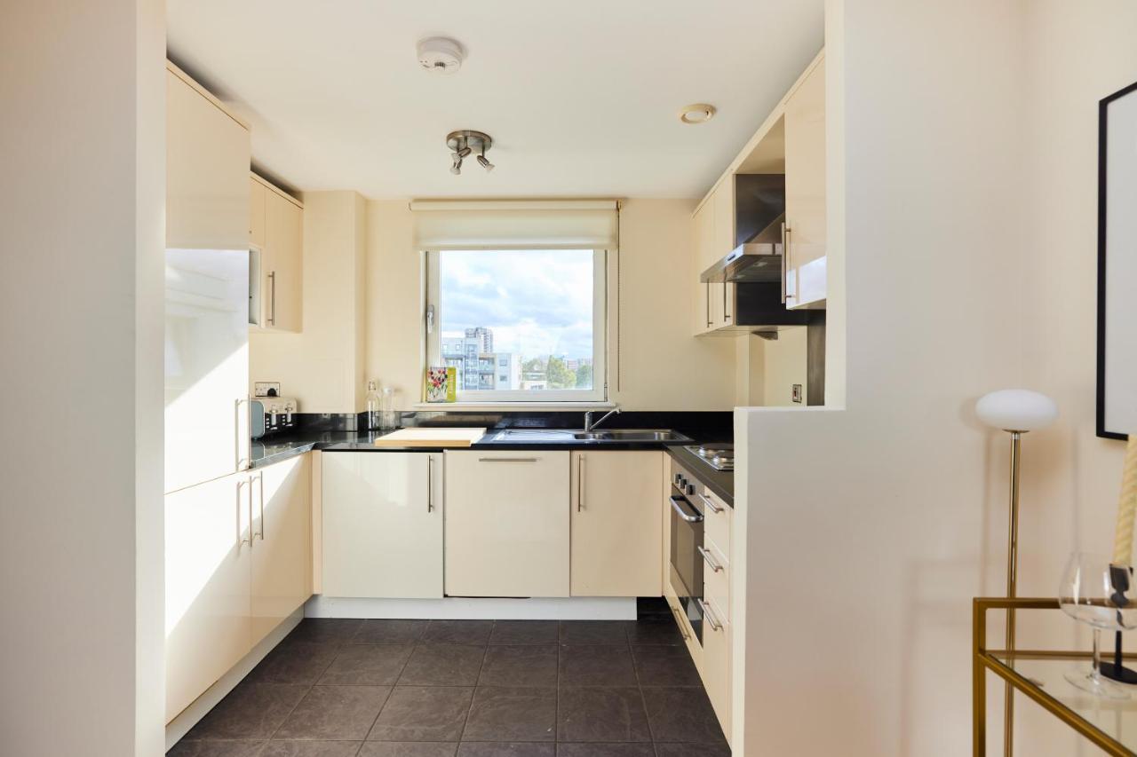 The Weavers Field Place - Classy 3bdr Flat With Terrace Appartement *